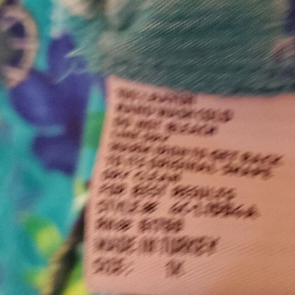 CM Shapes woman sleeveless tunics - Picture 7 of 8